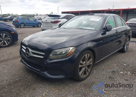 2018 Mercedes-Benz C 300 из США, поврежденный, VIN 55SWF4JB0JU262733